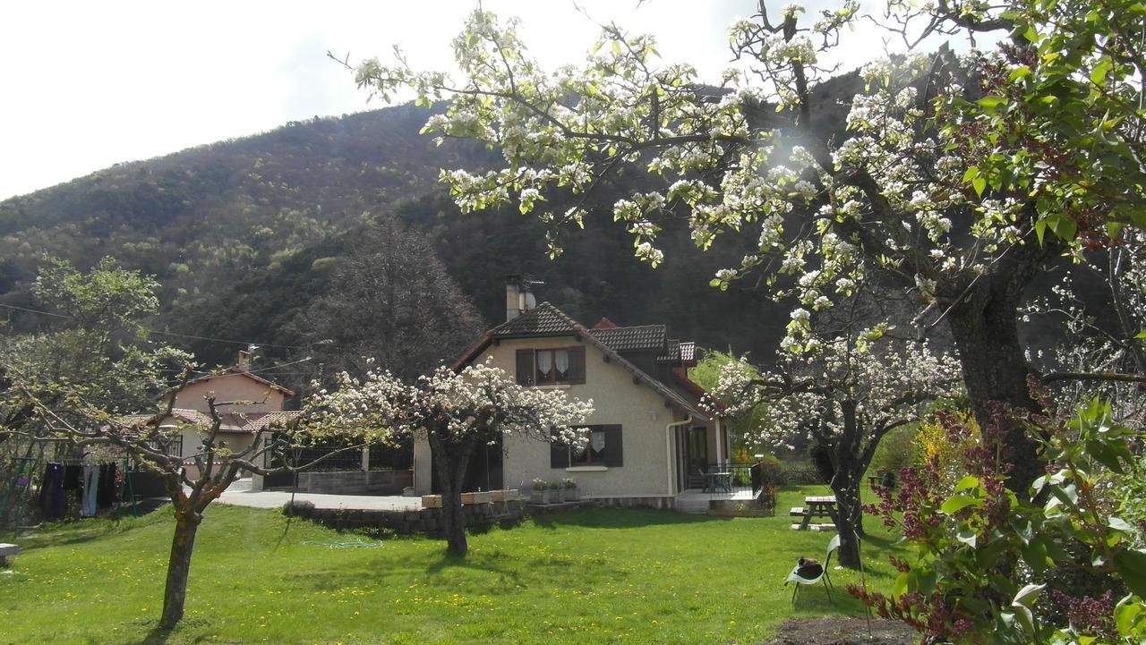 Au Vieux Tilleul Bed & Breakfast Veynes Exterior photo